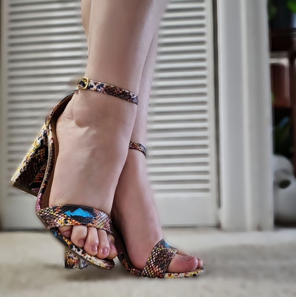 [SOLD]Multi-Color Snake Patterned Block Heels